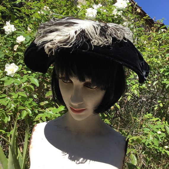 Vintage 50's Black Velvet Ostrich Feather New Loo… - image 1