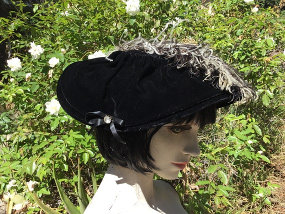 Vintage 50's Black Velvet Ostrich Feather New Loo… - image 2