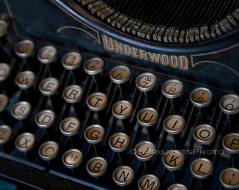 Vintage Typewriter Photography - Underwood Typewriter Photo - Old Typewriter Print -  Old Keyboard Image - Printing