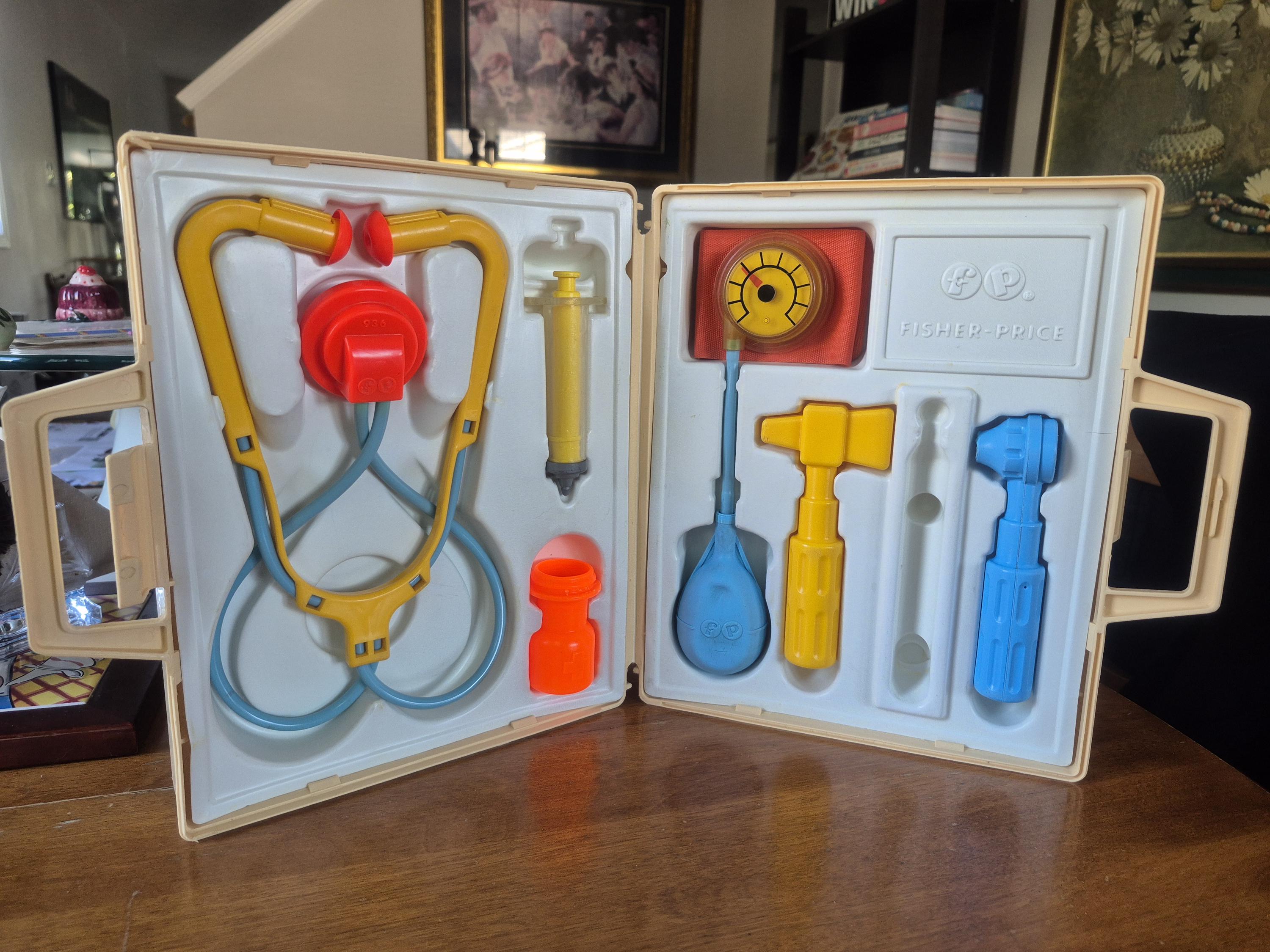 1977 fisher price medical kit - Etsy 日本