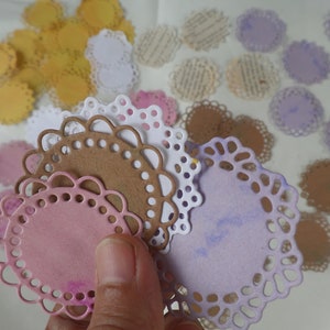 50 stuks mini kleine papieren kleedjes voor plakboek, dagboek, planner, kaarten maken. Gratis verzending
