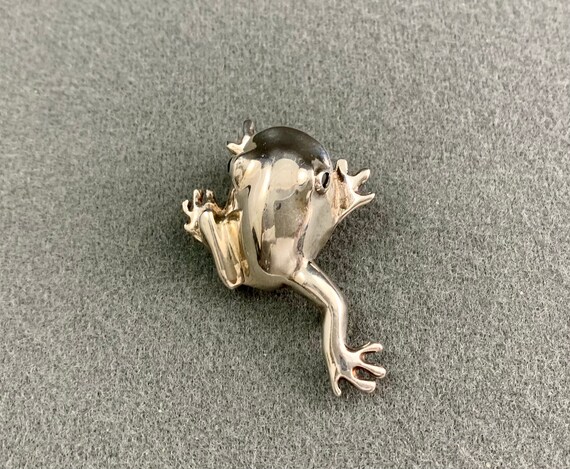 Sterling Silver Frog Brooch with Black Enameled E… - image 8