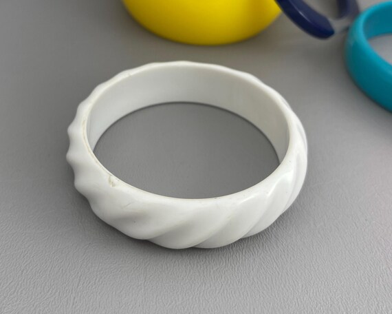 1980s Plastic Bangle Bracelet Stack. Please Read … - image 3