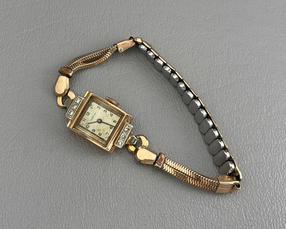 Tavannes 14 Karat Rose Gold and Diamond 1940s Women display picture 3