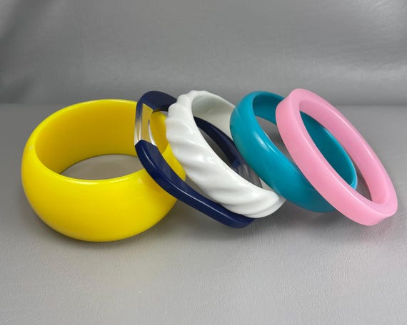 1980s Plastic Bangle Bracelet Stack. Please Read … - image 2