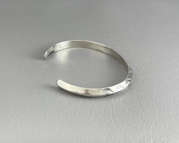 Small Size Native American Solid Silver Cuff Brac… - image 8