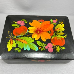 Vintage Folk Art Painted Wood Box-6 Inches Across. Free shipping.