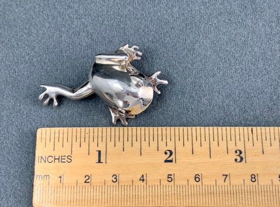 Sterling Silver Frog Brooch with Black Enameled E… - image 3