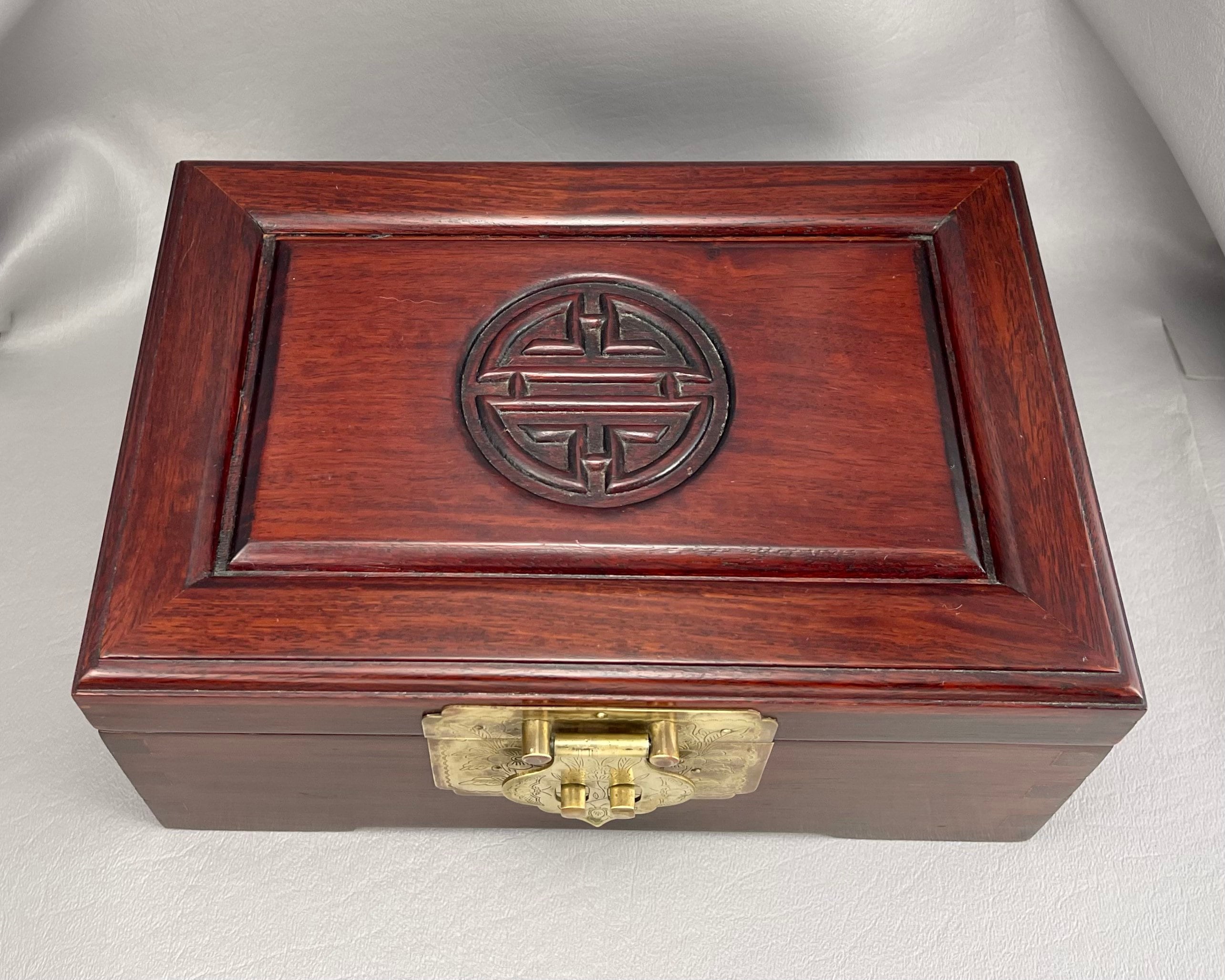 オリジナル Chinese Vintage Carved Satin Gold With Box, Jewelry Wood コレクション