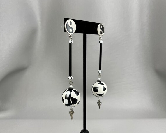 Big 1980s Black and White Post Pierced Earrings-4… - image 4