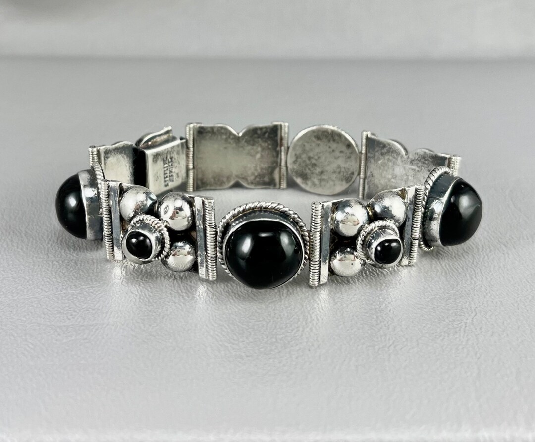 Vintage Mexico Black Onyx Hinged Sterling Silver Bracelet-7 1/2