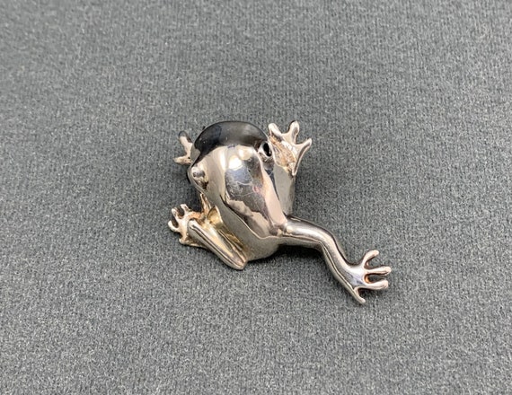Sterling Silver Frog Brooch with Black Enameled E… - image 2