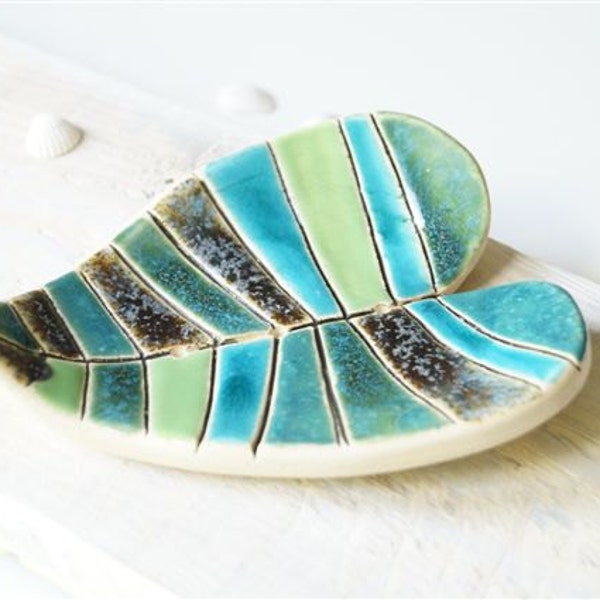 Porte-savon, feuille verte, porte-savon en céramique, vaisselle en céramique, céramique et poterie, vaisselle à la main, feuille forme
