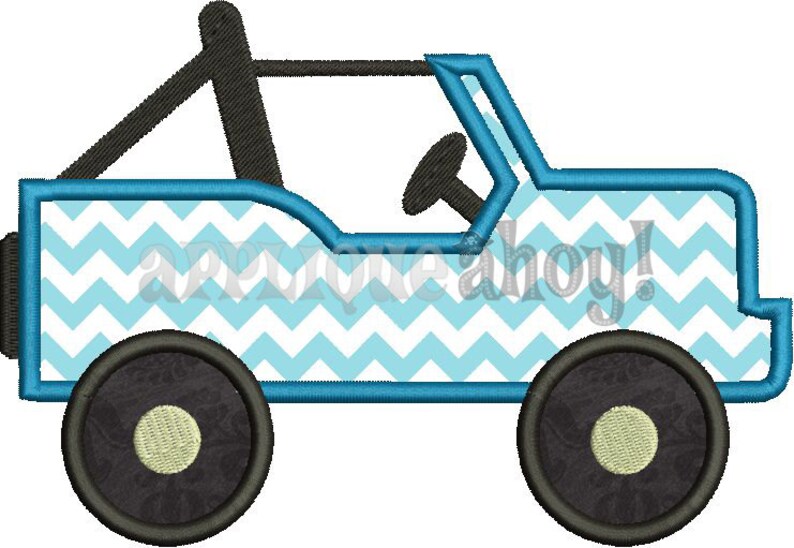 K&ouml;nnte beinhalten: Ein blauer und schwarzer Cartoon-Jeep mit einem wei&szlig;en und blauen Zickzackmuster auf der Karosserie. Der Jeep hat einen schwarzen &Uuml;berrollk&auml;fig und schwarze R&auml;der.