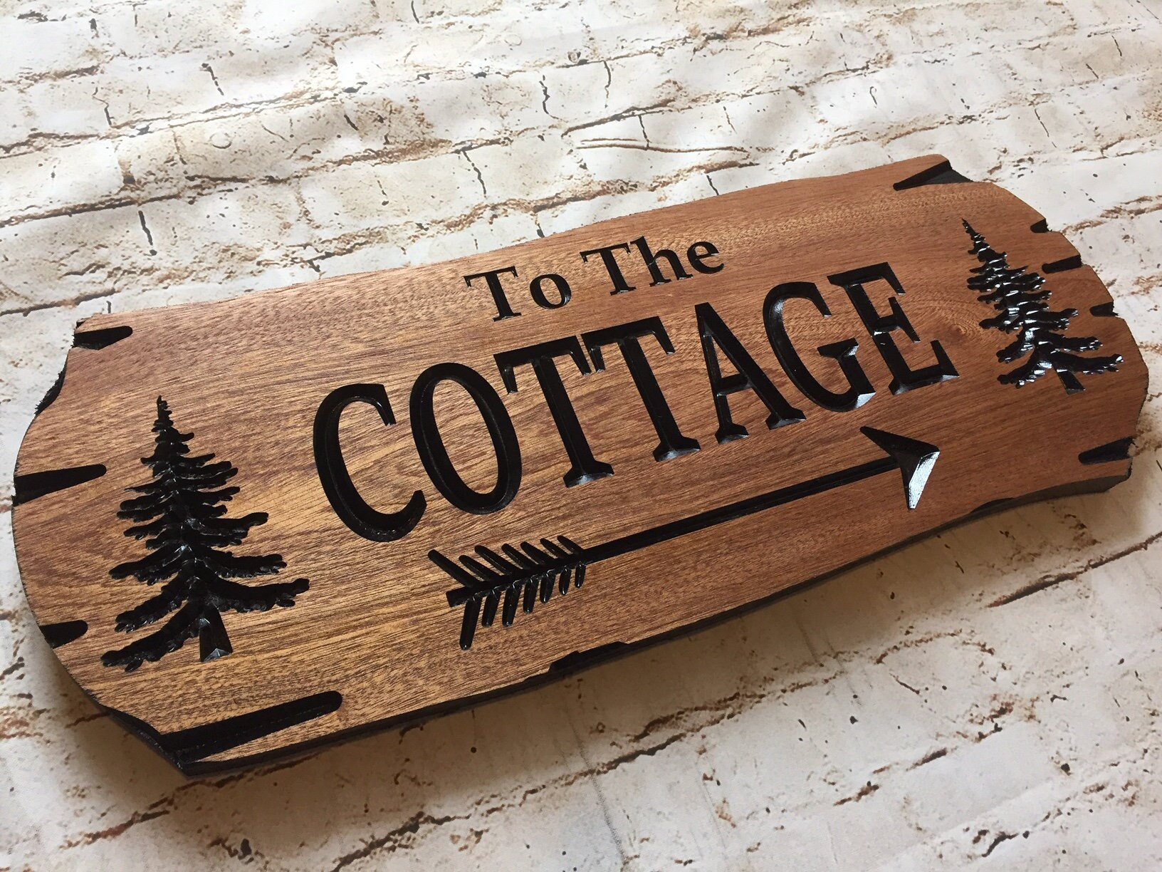 Personalized Wooden Arrow Sign: Rustic Carved Outdoor Decor