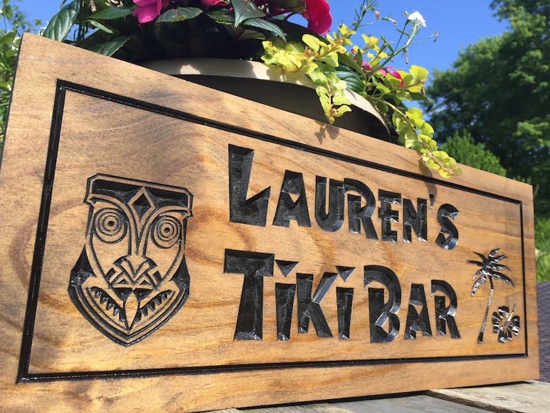 Custom Carved Wooden Tiki Bar Sign, Personalized Luau Decor imagem 5