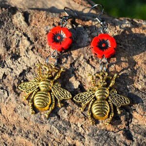 Golden Bee Dangle Earrings with Red Flowers, Flying Insect Jewelry, Bug Lovers Accessories, Nature Adventurer Gift Ideas