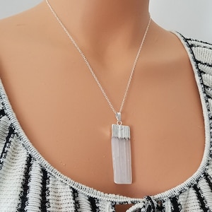 Selenite Crystal Pendant Necklace, Calming Necklace, Raw Crystal Necklace, Meditation Necklace, Selenite Jewelry  Bestseller, Healing