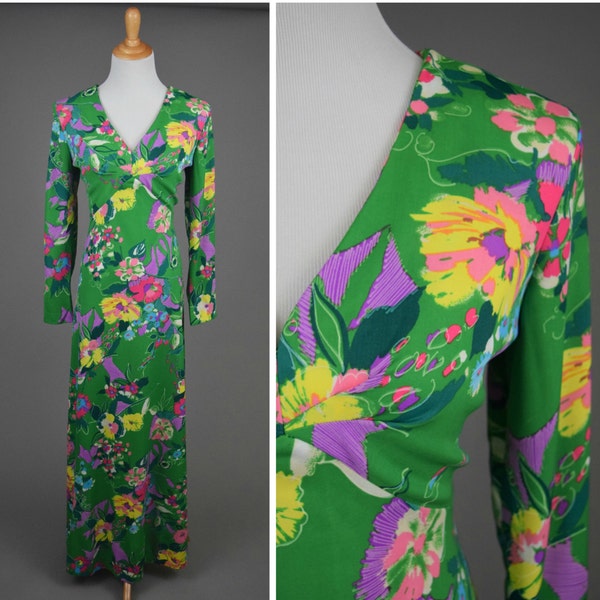 60s / 70s Bold Floral Print Mod Maxi Dress in Emerald Kelly Green // Plunging V-Neck, Inverted V Empire Waist, Long Sleeves // Sz L/Xl