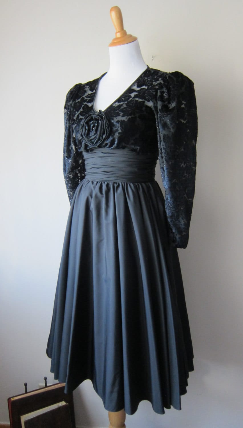 satin dark blue dress A-Line Off Shoulder Long Prom Dress, Dark Blue Long Fo The Jetset Diaries Saskia Colour:Pink fb_clabel_1_exclude
