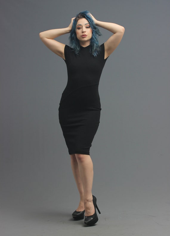 green emerald velvet dress Megan Hess: The Little Black Dress: A Love Story (The Ultimate Fashion  Wardrobe): Hess, Megan: 9781743797358: Amazon.com: Books main image 1