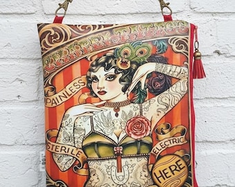Bolso de cadena con diseño de tatuaje vintage, hecho en piel sintética. Bolsos personalizados. Tatuajes retro.