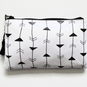 Geschenke für sie, Reisegeschenke, wasserdichte Pfeile Brieftasche / Geldbeutel / Clutch / Karte / Notizen / Reisepasshalter