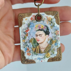 veganes Leder Frida Khalo Taschenanhänger, Frida Taschenanhänger, Frida Khalo Taschenzubehör. Frida Schlüsselanhänger Charm.