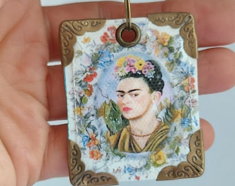 vegan leather frida khalo bag charm, frida bag tag, frida khalo bag accessory. Frida keyring charm.