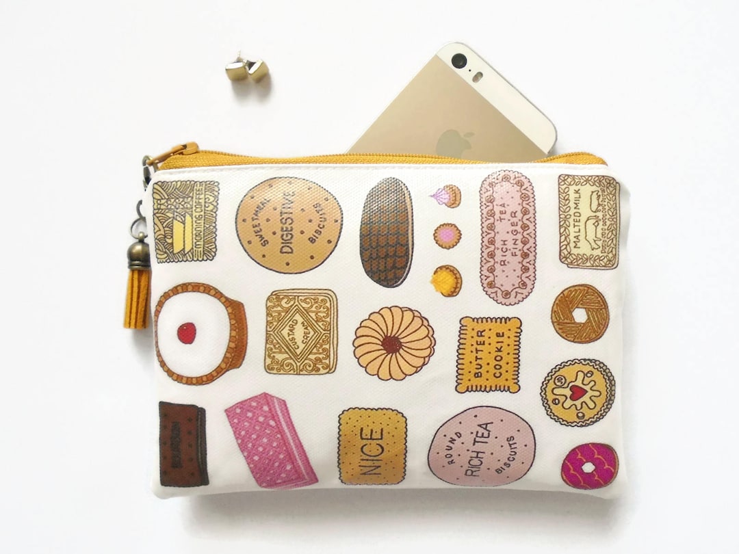 British Biscuit Zipper Wallet in Faux Leather. Biscuit Design Purse ...
