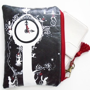 Bags, wallets, purses, clutches, pouches, handbags, chain wallets, passport wallet, makeupbag, pouch, handy pouch, zipper wallet, zipperbag
