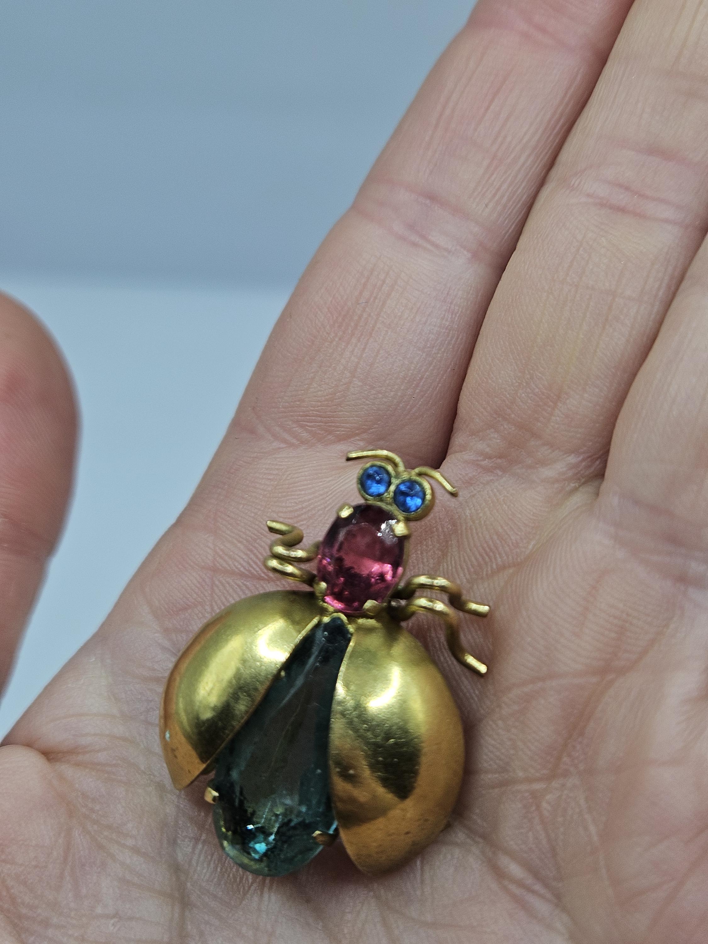 1930年代から40年代にかけての素晴らしい虫のブローチ。クリスマス