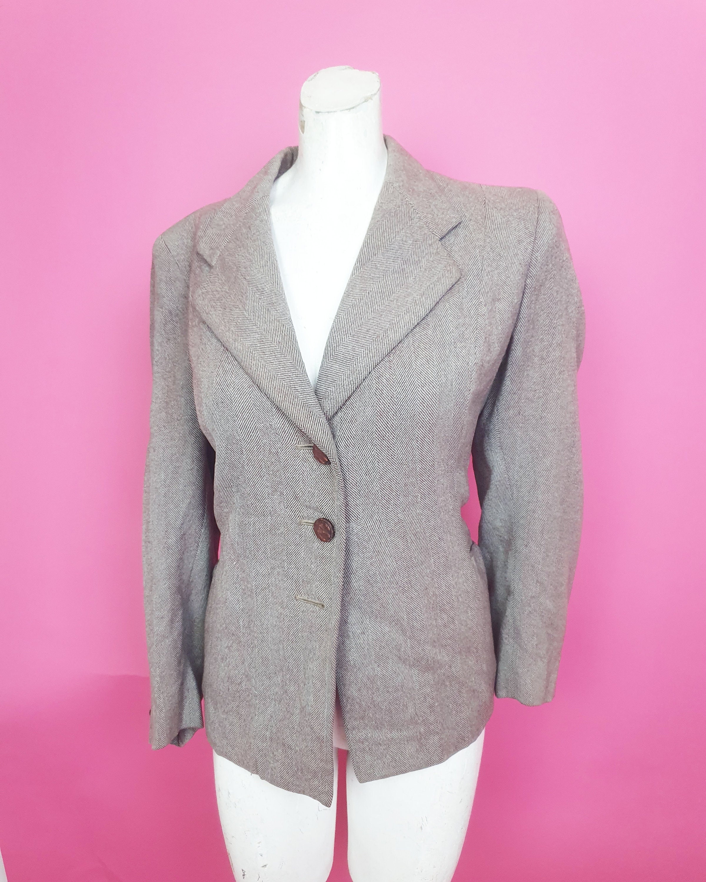 Real Vintage Search Engine stylish 1940S Volup Tweedy Brown Jacket Fab Pattern To Fabric Classic Wartime Timeless Wool Buttons $96.12 AT vintagedancer.com