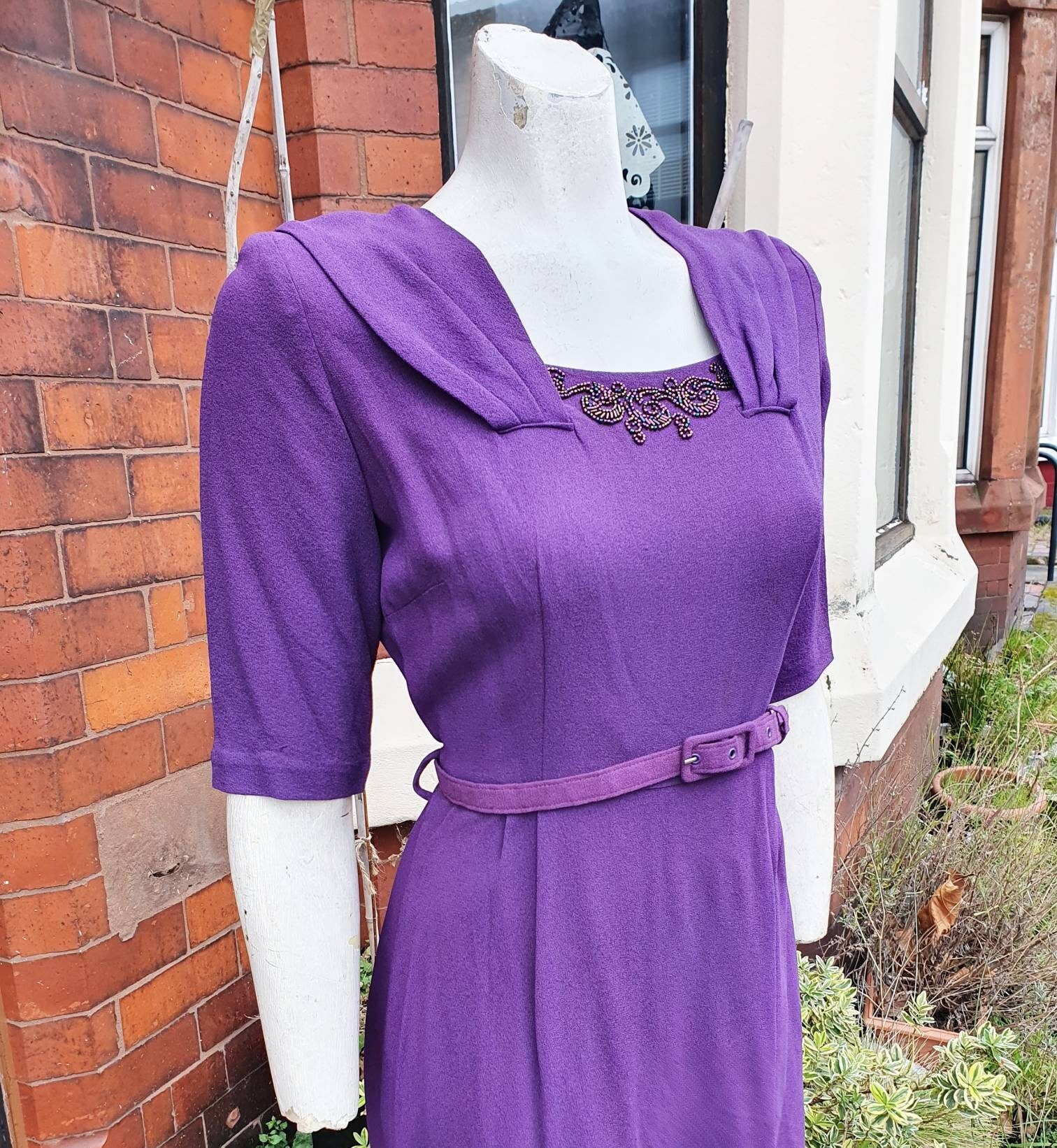 1940s purple dress Purple 1940s Ditsy Floral Short Sleeves Fitted Midi Dress