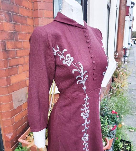 Beautiful 1930s 40s maroon thicker wool crepe I th