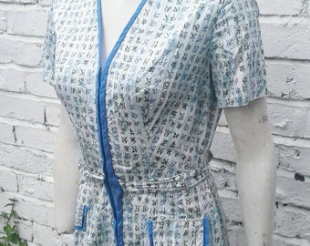 Vente Horrockses 1950s bleu blanc et noir fantaisie coton imprimé oriental robe et veste assortie