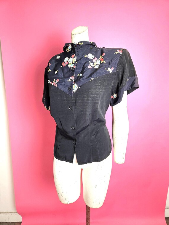 Rare 1940s volup novelty print blouse strawberrie… - image 1