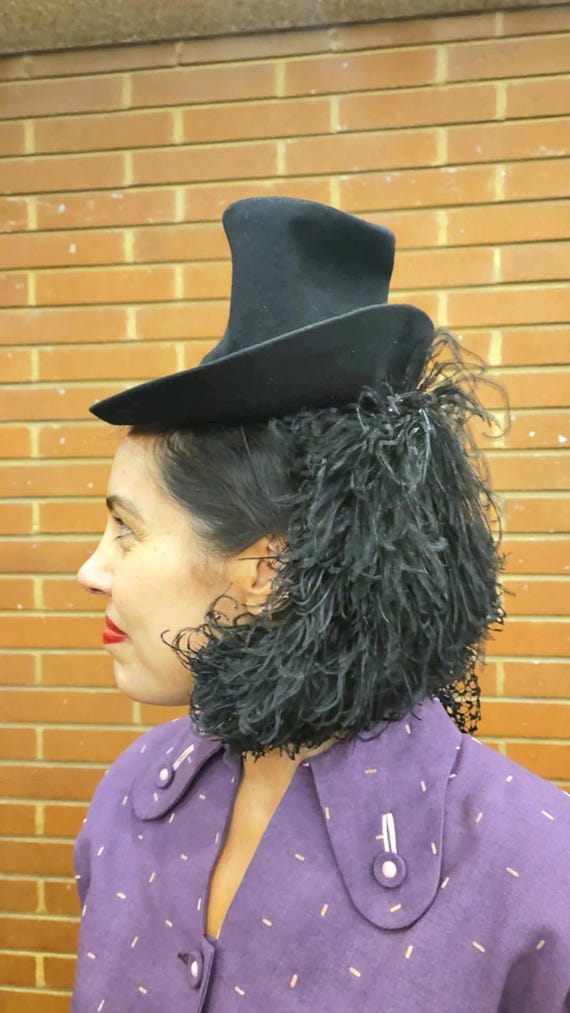 WONDERFUL 1940\'s BLACK TILT FELT WIDE BRIM HAT + PURPLE DOTTED VEIL & FEATHERS Vintage 1940s Purple Wool Tilt Hat With Veil - Etsy main image 2