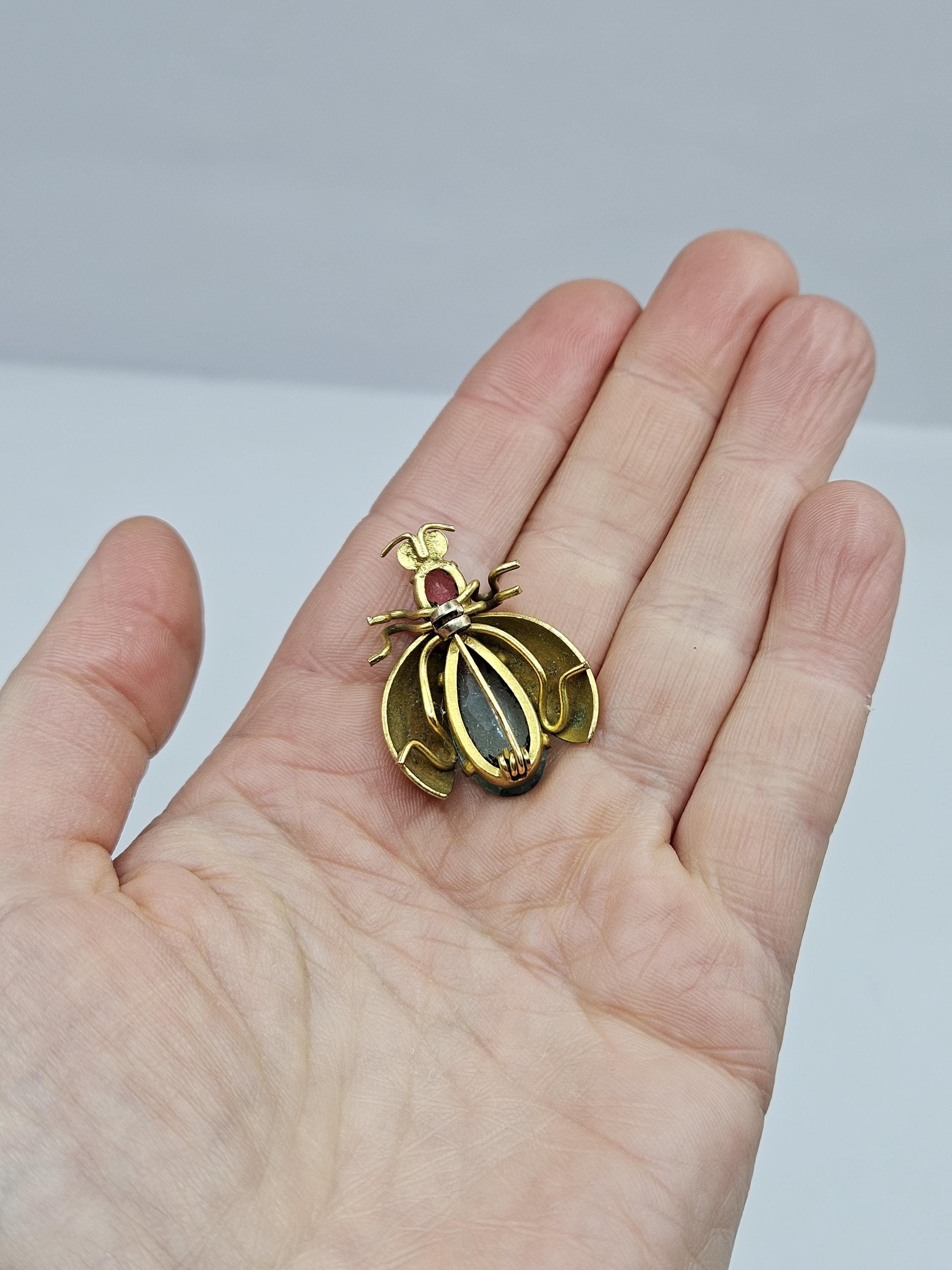1930年代から40年代にかけての素晴らしい虫のブローチ。クリスマス