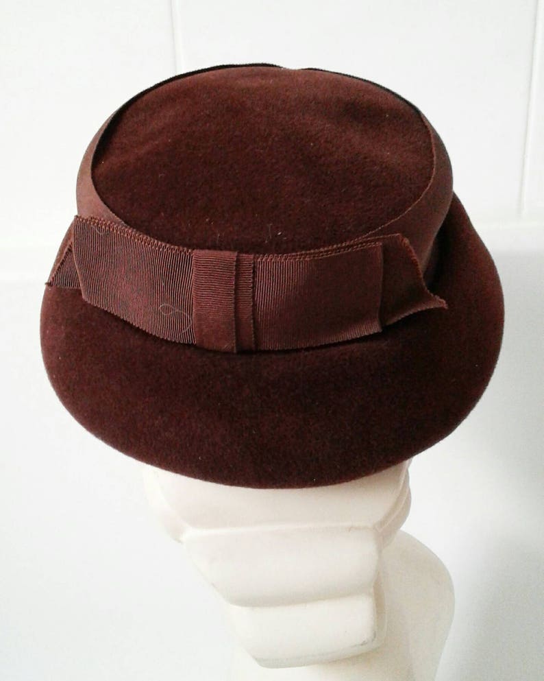SALE Cute 1950s brown felt mushroom hat pin up madmen