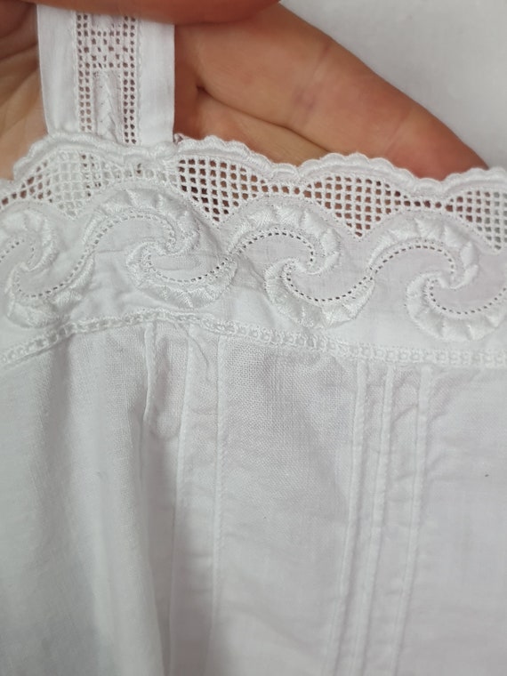 Beautiful 1920s white cotton slip with lace art d… - image 4
