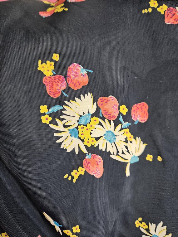 Rare 1940s volup novelty print blouse strawberrie… - image 5