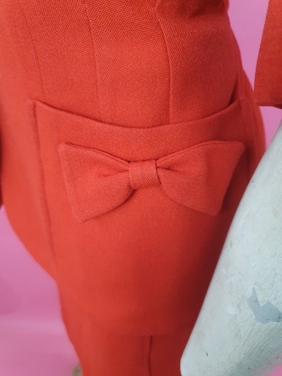 Stunning 1940s reddy orange wool skirt suit has s… - image 3