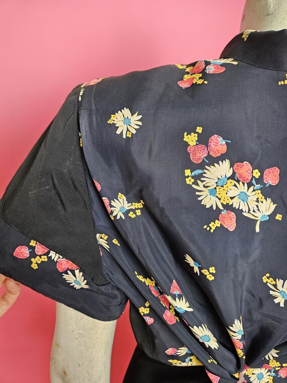 Rare 1940s volup novelty print blouse strawberrie… - image 3
