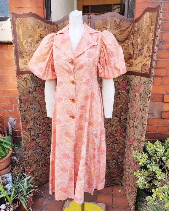 Sale beautiful 1930s 40s peach patterned house dre