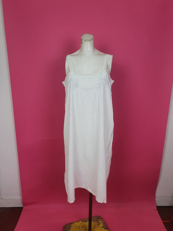 Beautiful 1920s white cotton slip with lace art d… - image 7