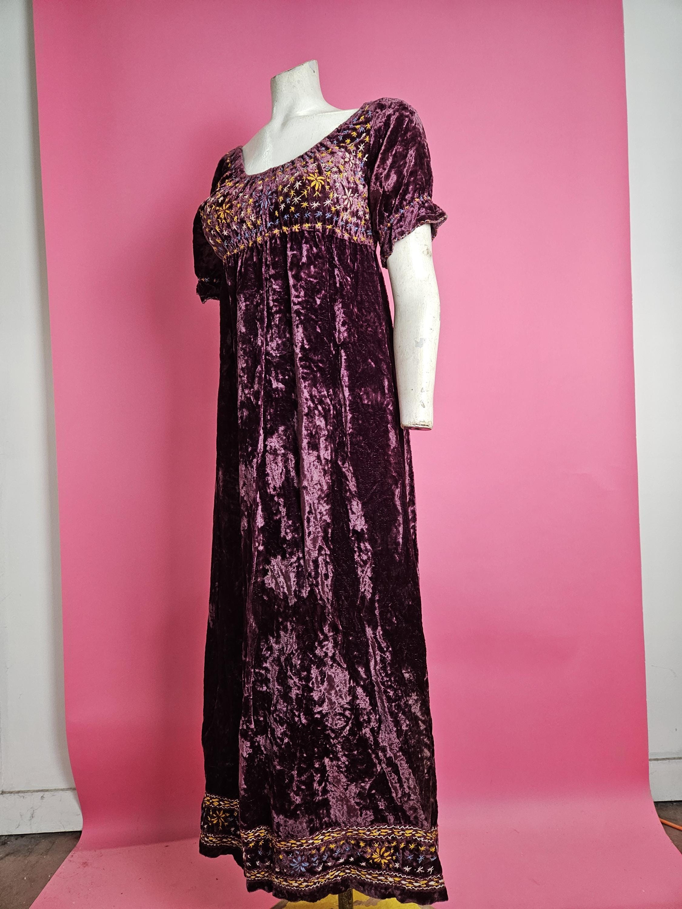 1960年代/70年代のベルベットの手刺繍ロングベルベットドレス