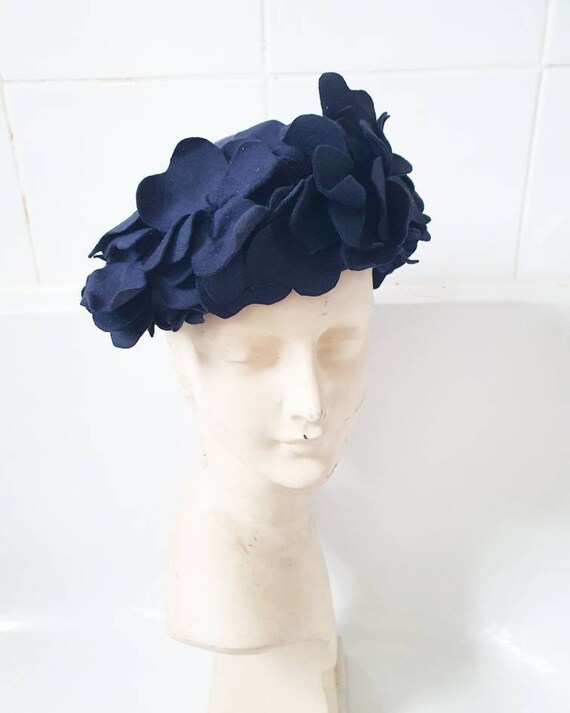 Sale Cute 1940s Navy Felt Hat With Lots of Petals Really 