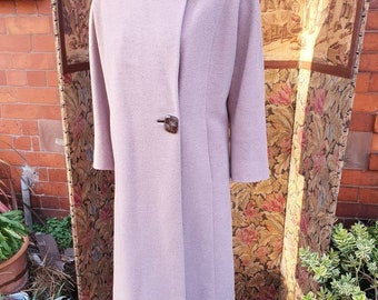 Sale stylish 1940s beige wool coat collar assymetric fastening and big statement carved wooden buttons