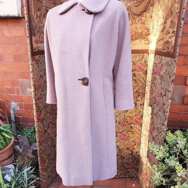 Sale stylish 1940s beige wool coat collar assymetric fastening and big statement carved wooden buttons